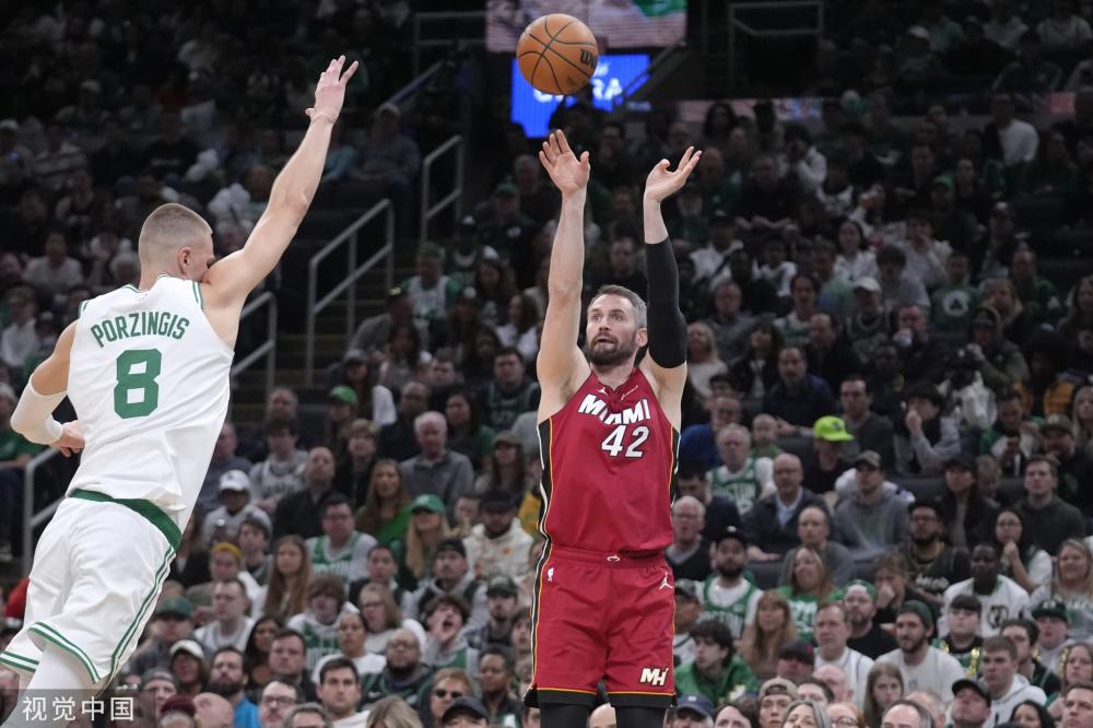 展现出令人 展现出令人